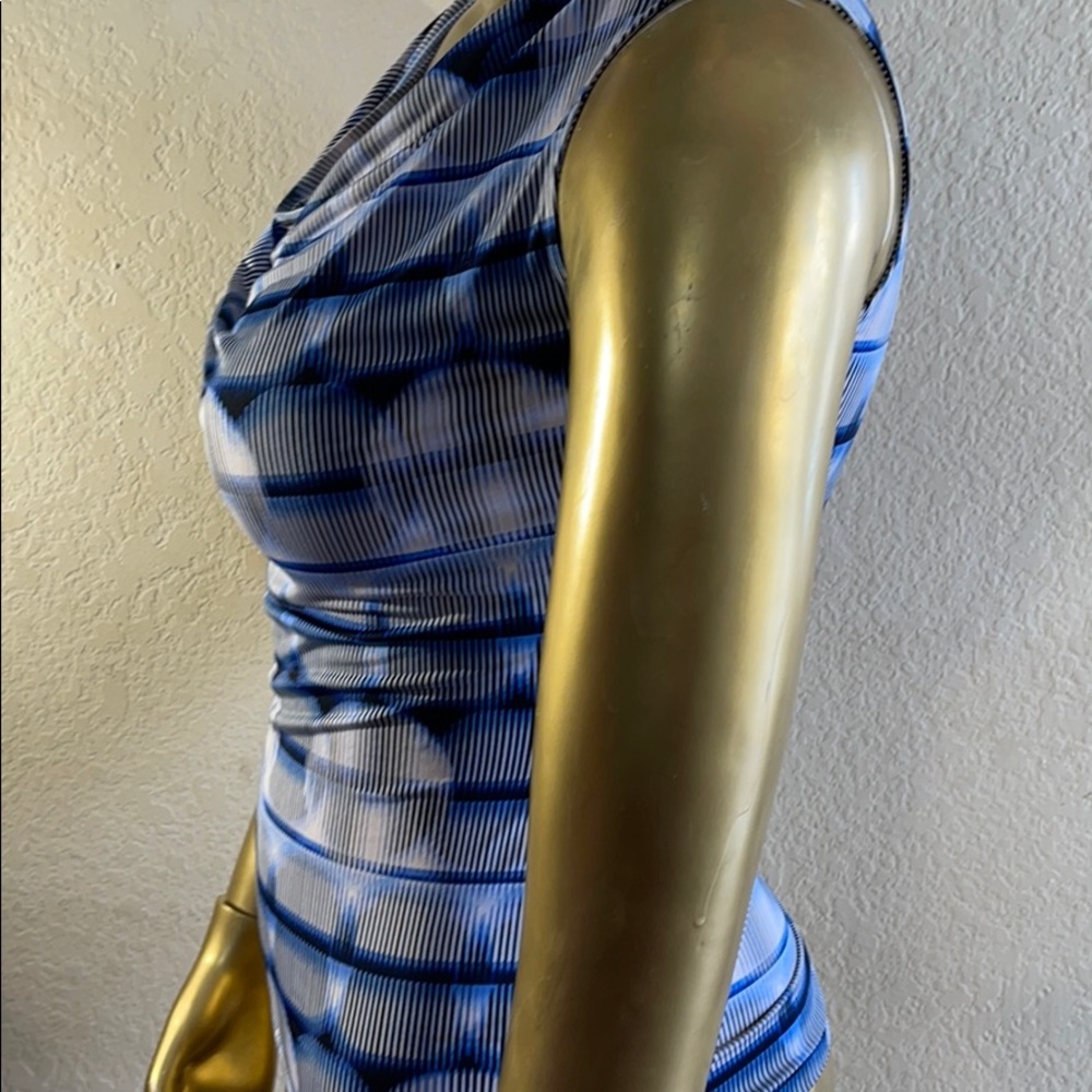 Blouse - Picture 2 of 8
